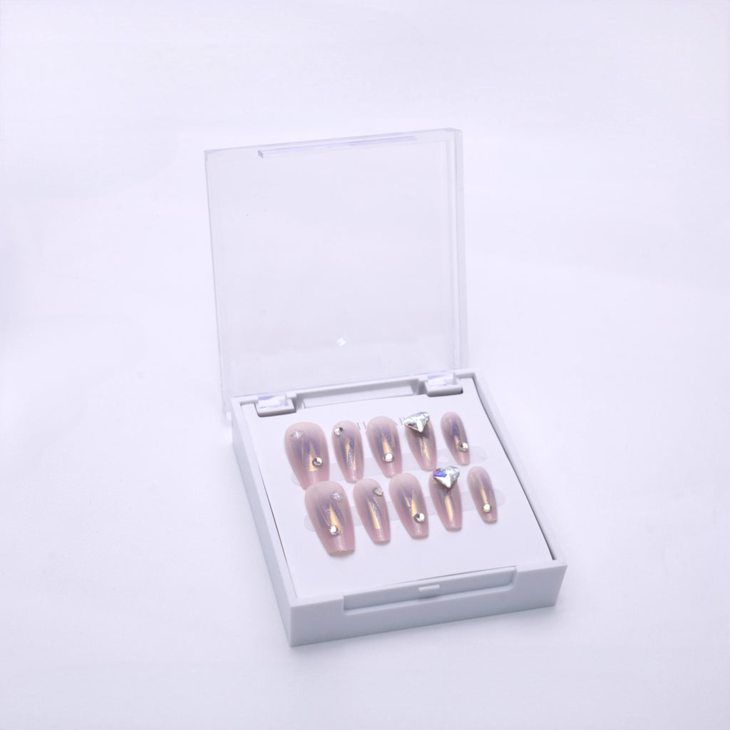 NAIL LAB LIGHTCURE press-on nails in soft lavender purple tones in case